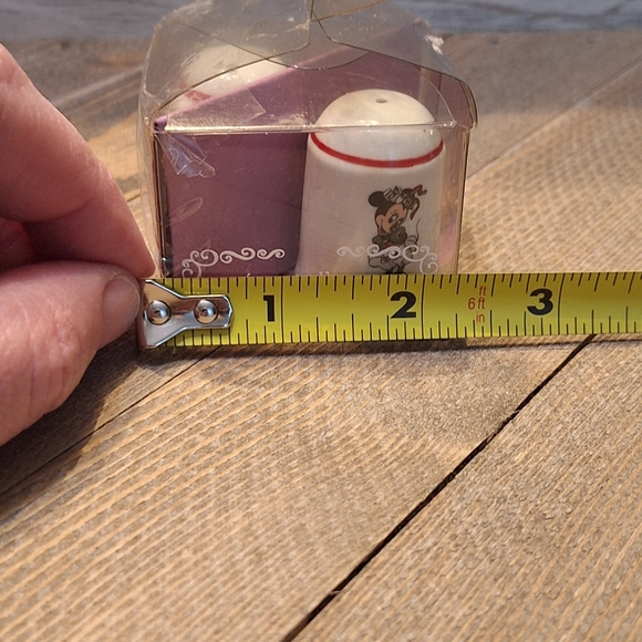 Disney Reutter Porcelain Miniature Mickey and Minnie Mouse Salt Pepper Shakers - Picture 6 of 6